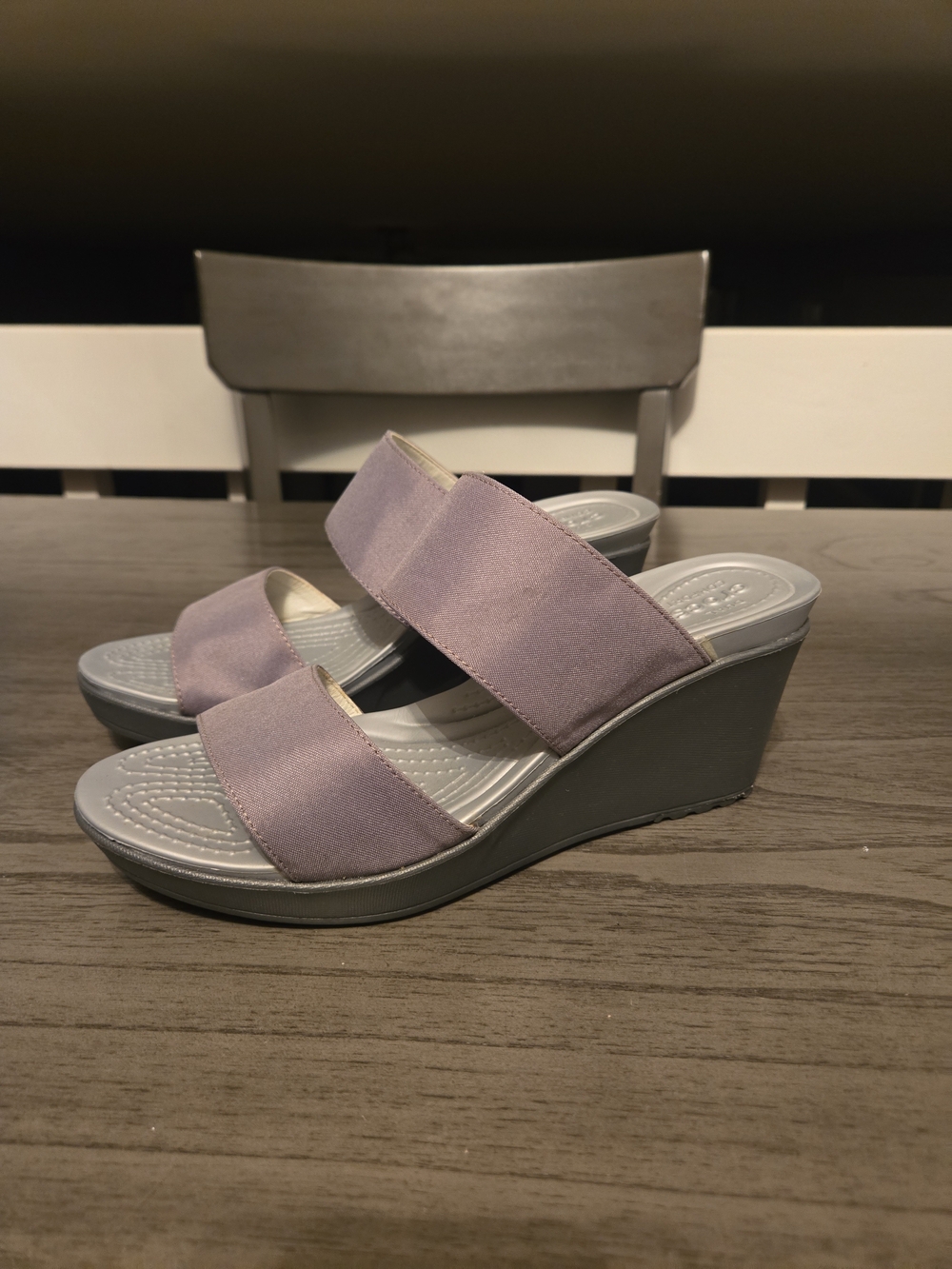 Crocs Leigh II Wedge Heel Women Size 10 Gray Double Strap Sandals 202512